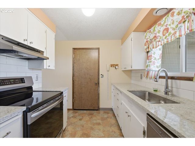 2559 S DOGWOOD Ter, Cornelius, OR 97113