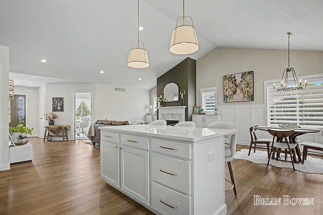 8366 Rose Ridge Drive, Rockford, MI 49341