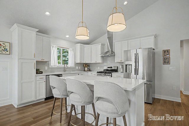 8366 Rose Ridge Drive, Rockford, MI 49341