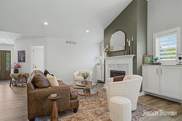 8366 Rose Ridge Drive, Rockford, MI 49341