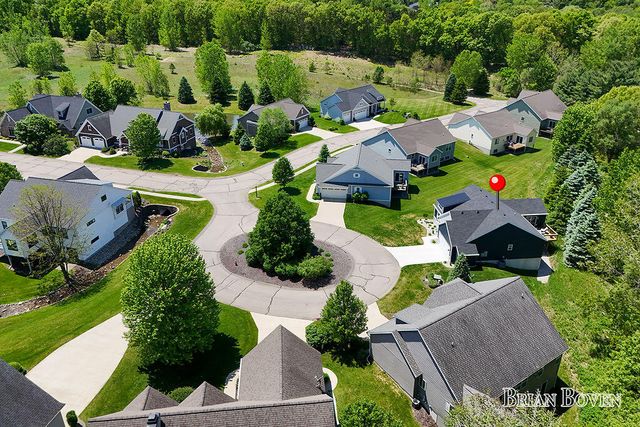8366 Rose Ridge Drive, Rockford, MI 49341