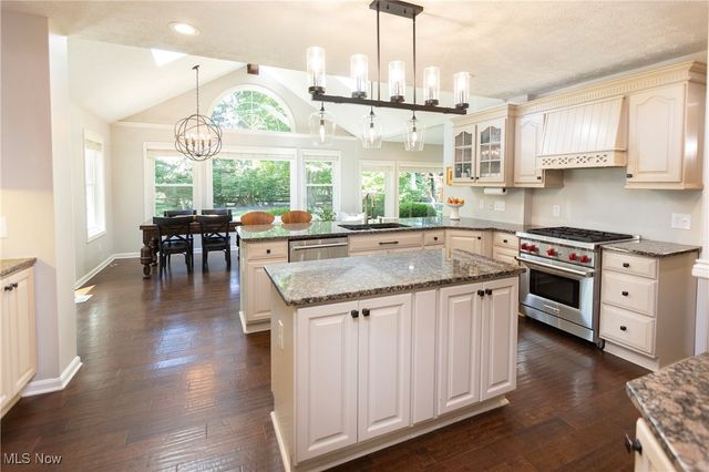 198 Plymouth Drive, Bay Village, OH 44140