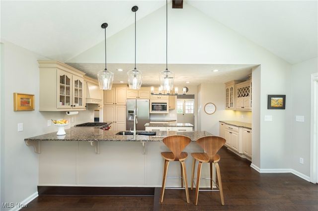 198 Plymouth Drive, Bay Village, OH 44140