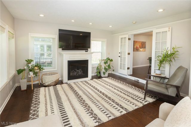 198 Plymouth Drive, Bay Village, OH 44140