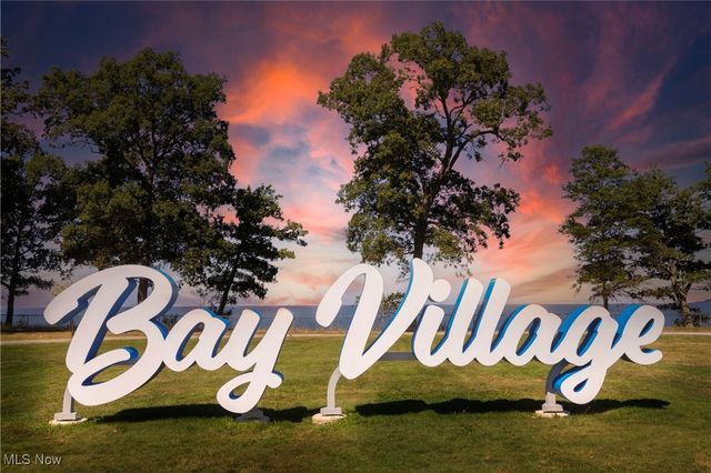 198 Plymouth Drive, Bay Village, OH 44140