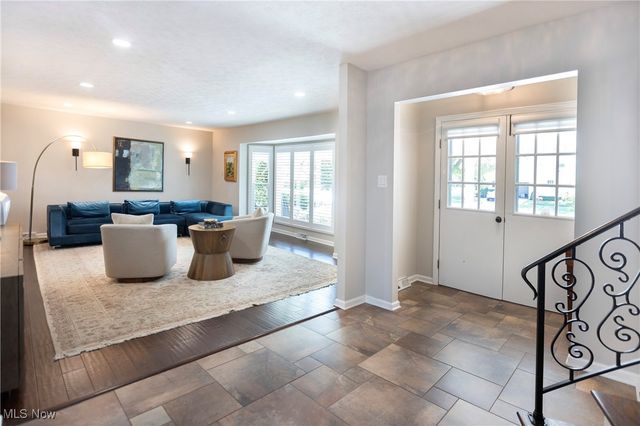 198 Plymouth Drive, Bay Village, OH 44140