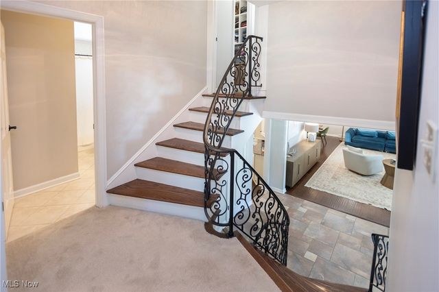 198 Plymouth Drive, Bay Village, OH 44140