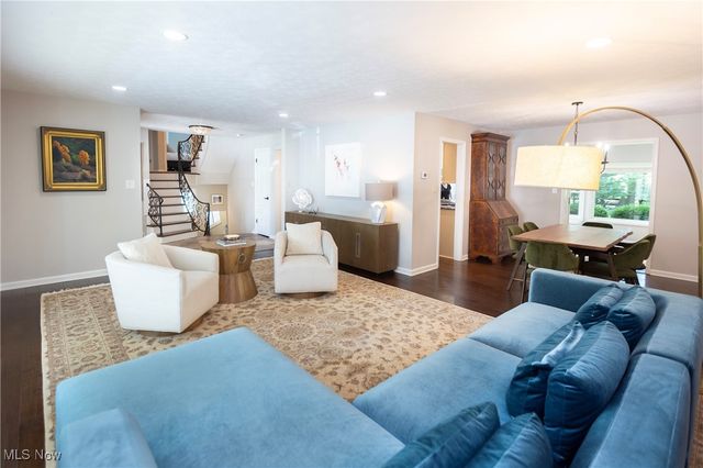 198 Plymouth Drive, Bay Village, OH 44140