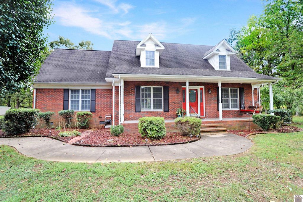 1567 Mockingbird Dr, Murray, KY 42071