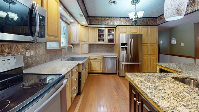 1055 Valley Court, Huntington, WV 25704