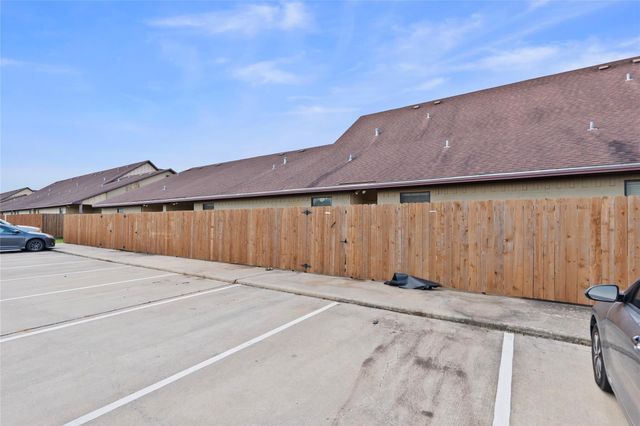 3340 Lieutenant Avenue, College Station, TX 77845