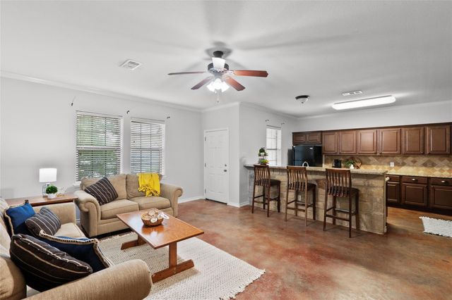 3340 Lieutenant Avenue, College Station, TX 77845