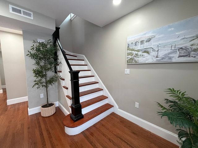 406 Chestnut St, Lynn, MA 01902