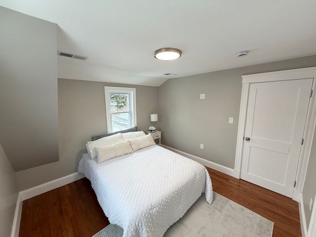 406 Chestnut St, Lynn, MA 01902