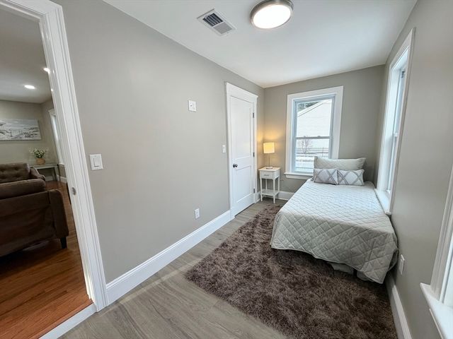 406 Chestnut St, Lynn, MA 01902