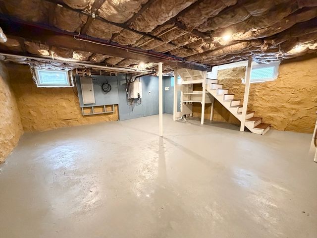 406 Chestnut St, Lynn, MA 01902