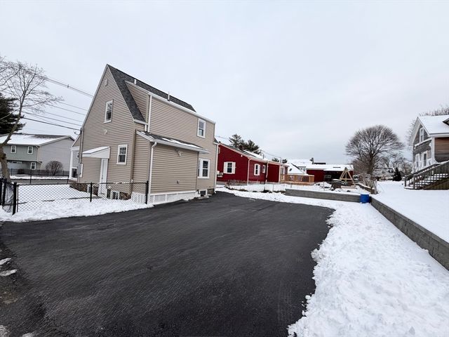 406 Chestnut St, Lynn, MA 01902