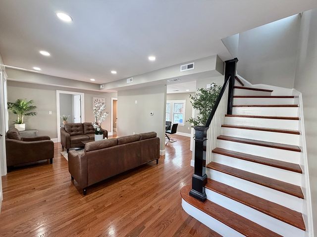 406 Chestnut St, Lynn, MA 01902