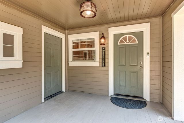 8183 NE 165th Street, Kenmore, WA 98028