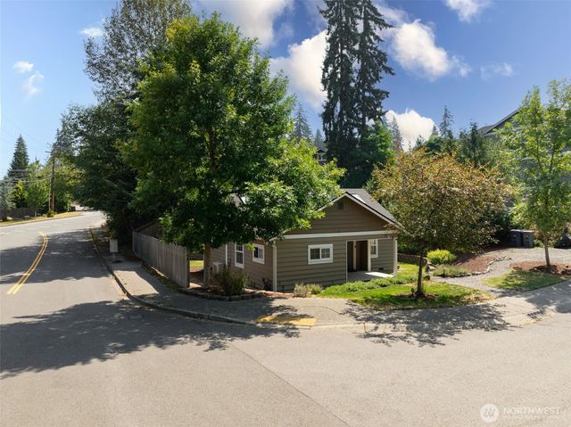 8183 NE 165th Street, Kenmore, WA 98028