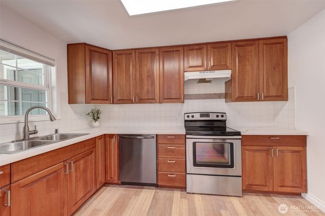 8183 NE 165th Street, Kenmore, WA 98028