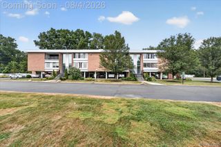 32050 Grand River Avenue 56, Farmington, MI 48336
