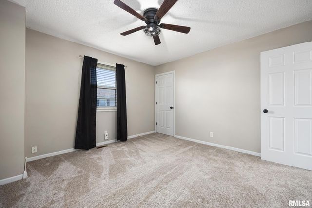 1918 Canterbury Dr Apt F, Washington, IL 61571