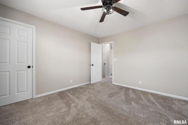 1918 Canterbury Dr Apt F, Washington, IL 61571