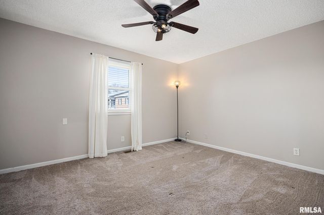 1918 Canterbury Dr Apt F, Washington, IL 61571