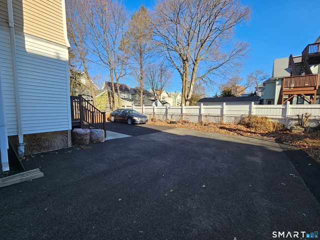 592 Laurel Avenue 2nd Floor, Bridgeport, CT 06605