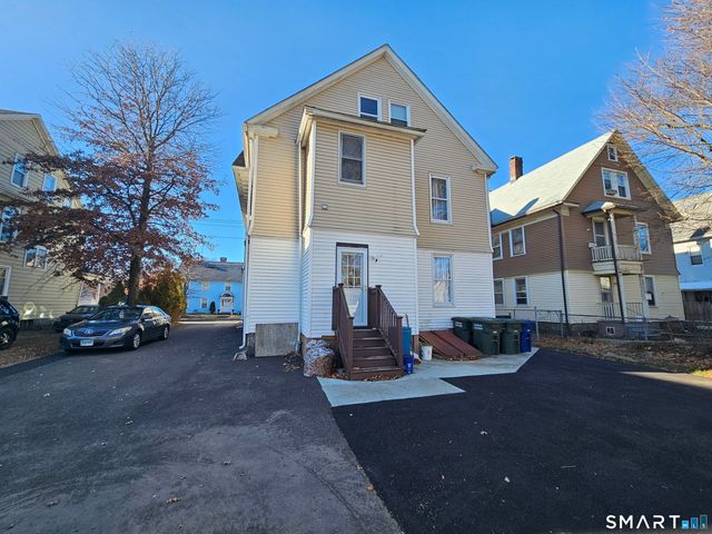 592 Laurel Avenue 2nd Floor, Bridgeport, CT 06605