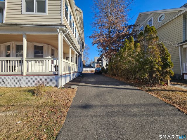 592 Laurel Avenue 2nd Floor, Bridgeport, CT 06605
