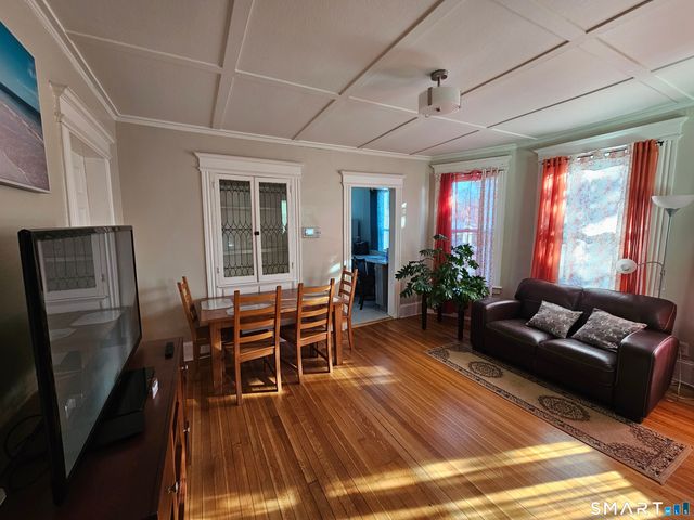 592 Laurel Avenue 2nd Floor, Bridgeport, CT 06605