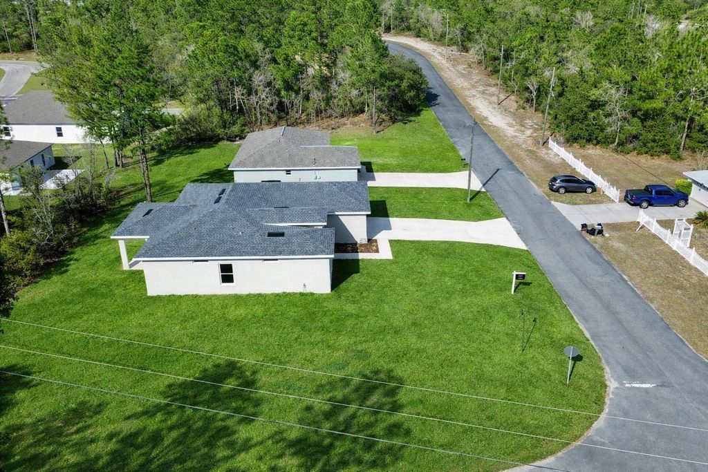 Image 4 of property listing at 9778 N CHAPEL WAY, Citrus Springs, FL 34433