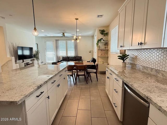 2658 S Harmony Avenue, Gilbert, AZ 85295