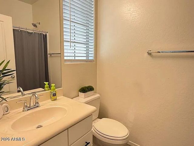 2658 S Harmony Avenue, Gilbert, AZ 85295