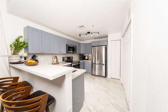 11101 NW 83rd Street 201, Doral, FL 33178