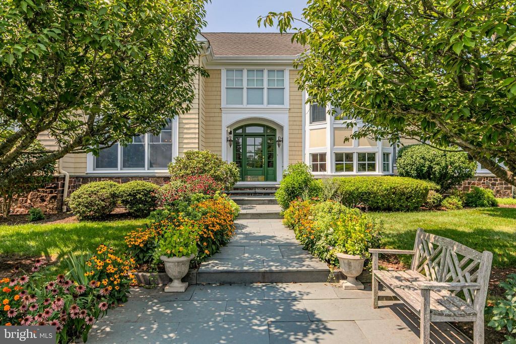 19 TARA WAY, Pennington, NJ 08534 — exterior