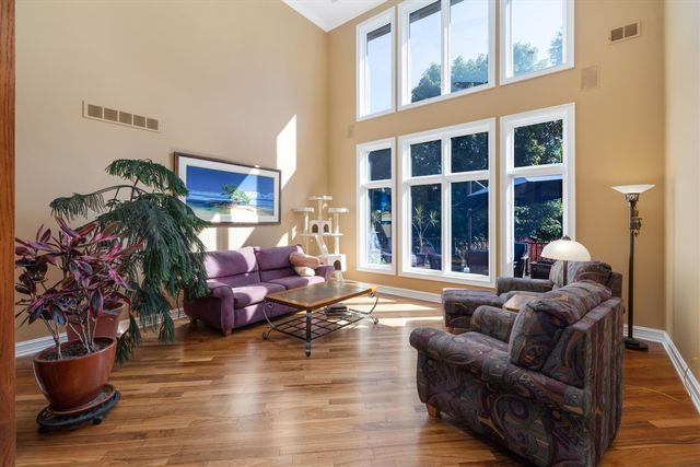 7040 Royal Villa Court, Canton, MI 48187