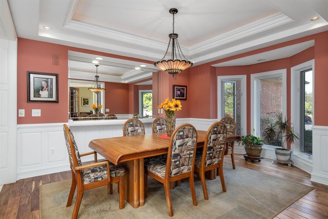 7040 Royal Villa Court, Canton, MI 48187