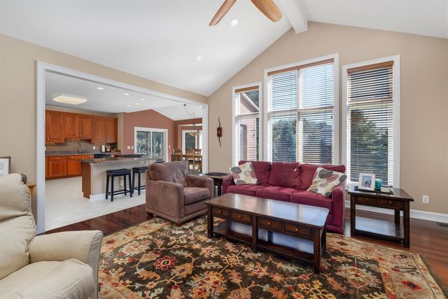 7040 Royal Villa Court, Canton, MI 48187