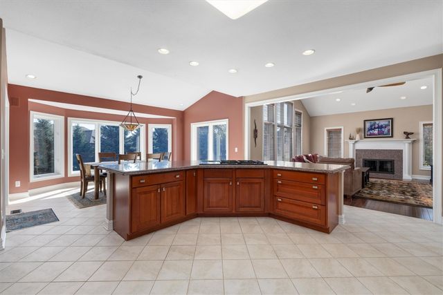 7040 Royal Villa Court, Canton, MI 48187