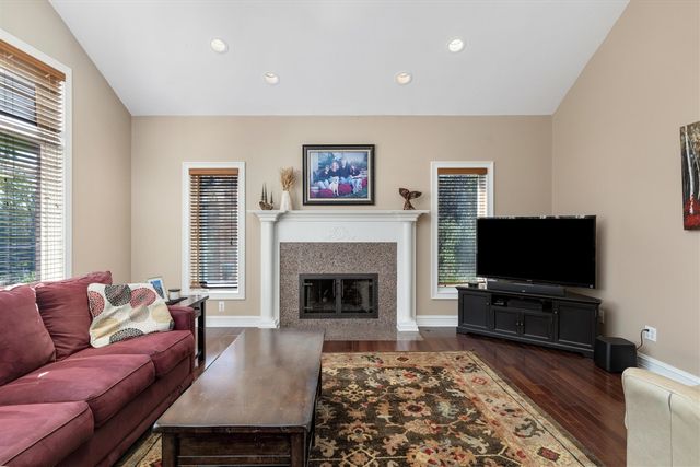 7040 Royal Villa Court, Canton, MI 48187