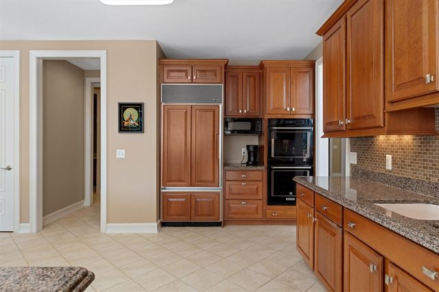 7040 Royal Villa Court, Canton, MI 48187