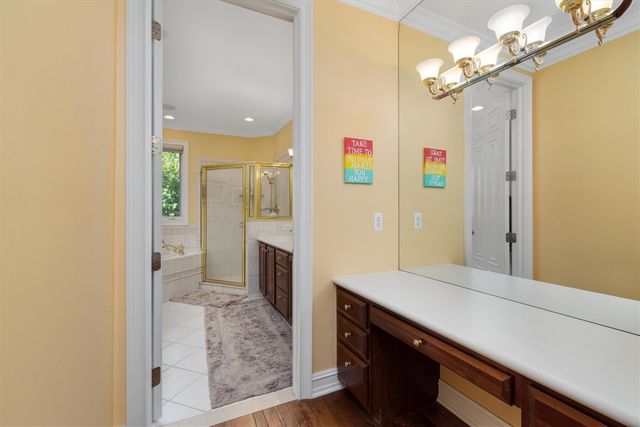 7040 Royal Villa Court, Canton, MI 48187