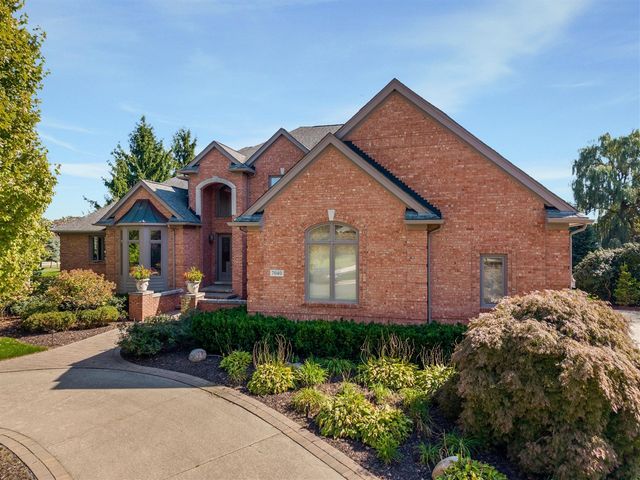 7040 Royal Villa Court, Canton, MI 48187