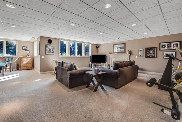 7040 Royal Villa Court, Canton, MI 48187