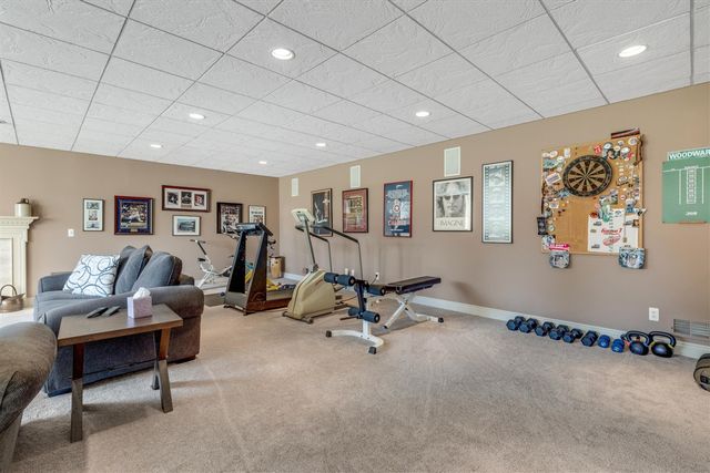 7040 Royal Villa Court, Canton, MI 48187