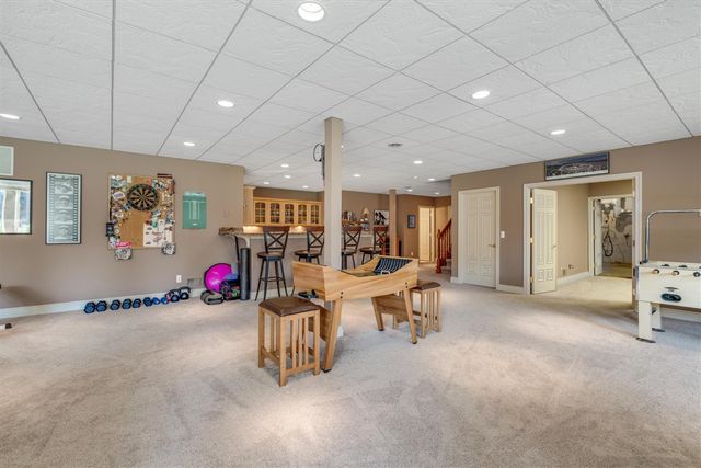 7040 Royal Villa Court, Canton, MI 48187