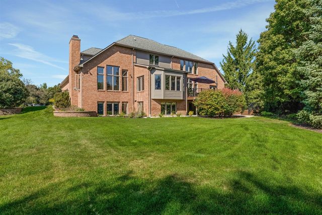 7040 Royal Villa Court, Canton, MI 48187